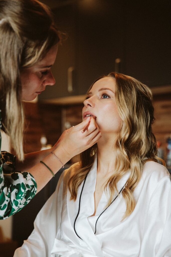 Hopfensee Hochzeit mobile Brautstylistin Veronika Strauß Brautstyling Allgäu Füssen Getting Ready